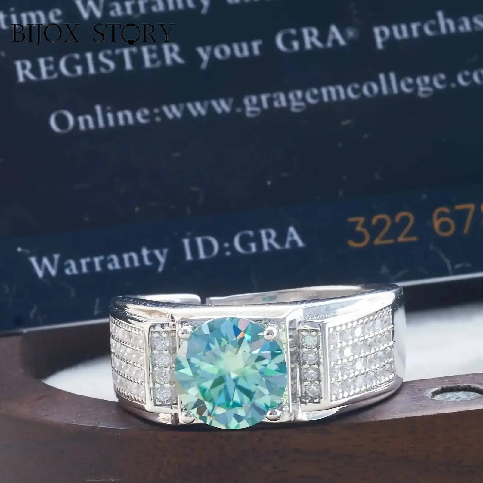 Moissanite Engagement Ring 1 Carat - แหวนเพชรโมอิสสีฟ้าธรรมชาติ1กะรัตแหวนผู้ชาย100% 925เงินสเตอลิงผู้ชายแหวนใส่นิ้วงานแต่งงานของขวัญ
