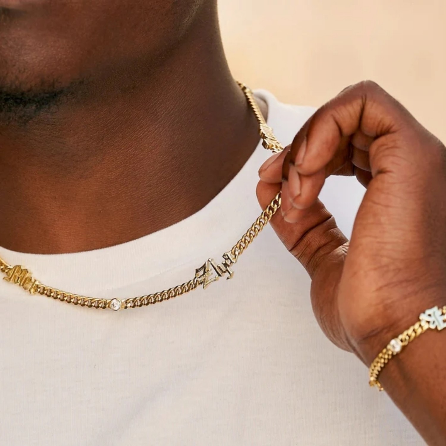 Cuban Link Chain 12Mm - สร้อยคอชื่อภาษาอังกฤษโบราณแบบกำหนดเองพร้อมโซ่คิวบา จี้ตัวอักษรโกธิคส่วนตัว สร้อยสแตนเลสสตีล เครื่องประดับฮิปฮอปสำหรับผู้ชาย ของขวัญ