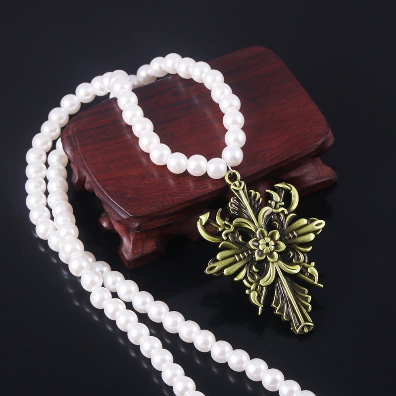 Anime Pendant Necklace - สร้อยคอของสะสมจากเกม Resident Evil Village ของดีมิทรีสกุ ดานิเอลา