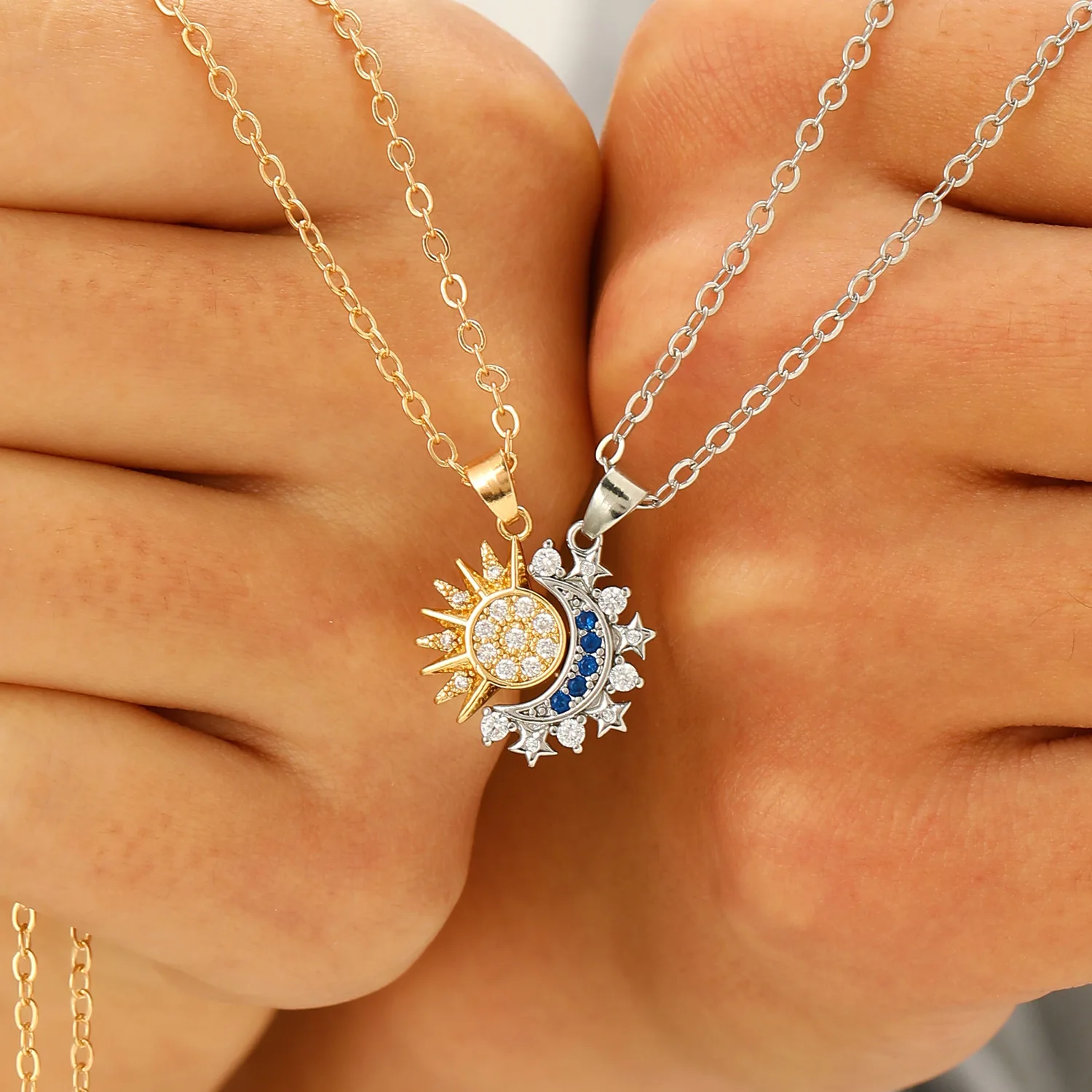 Magnetic Couple Matching Necklaces - แฟชั่นเงา Rhinestone Sun Moon จี้สร้อยคอ Retro