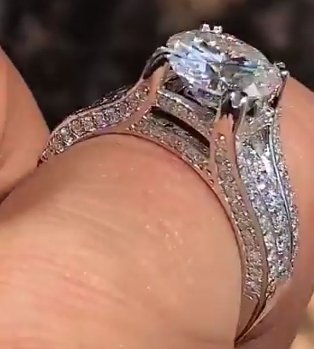 แหวนแต่งงาน/หมั้น/ครบรอบ ทองคำ - Moissanite Engagement Ring 1 Carat บทวิจารณ์และราคา