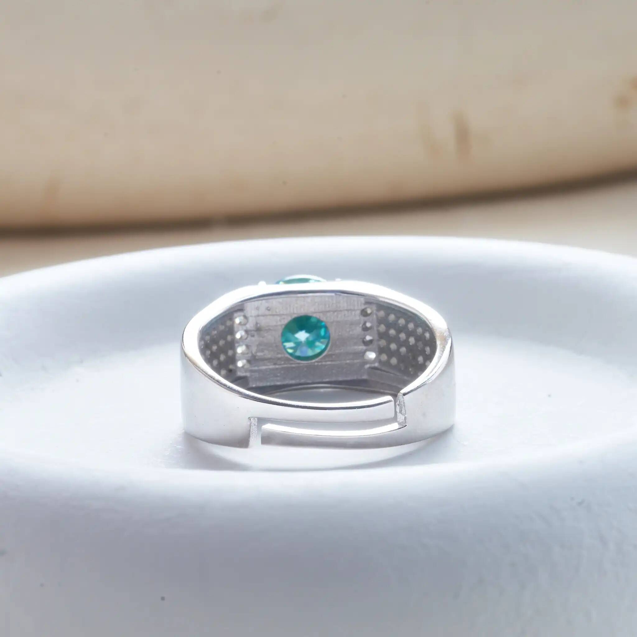 แหวนเพชรโมอิสสีฟ้าธรรมชาติ1กะร - Moissanite Engagement Ring 1 Carat บทวิจารณ์และราคา