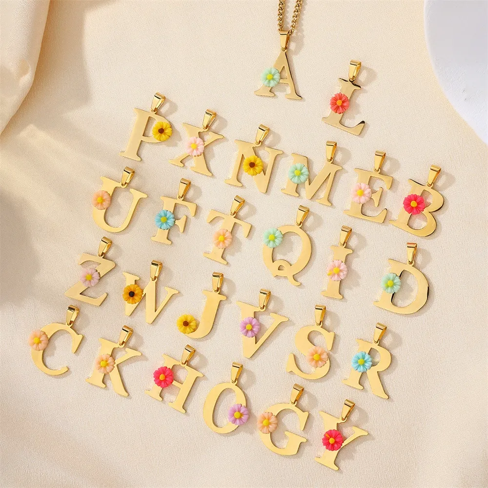 สร้อยคอจี้ตัวอักษรเดซี่แบบกำหน - Initial Letter Necklace 18K Gold บทวิจารณ์และราคา